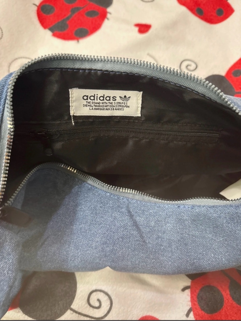 Adidas Crossbody/Shoulder Bag NWT - Picture 4 of 10
